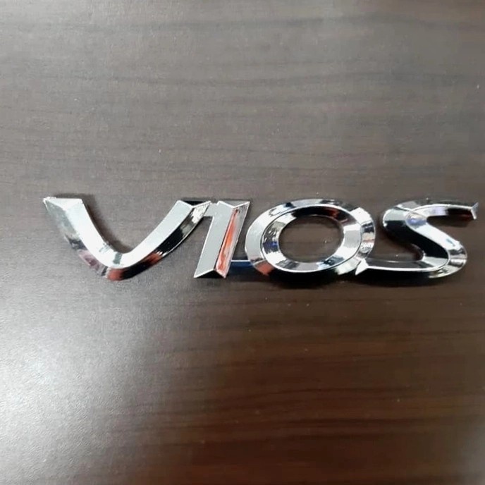 Emblem mobil tulisan VIOS miring Logo Mobil