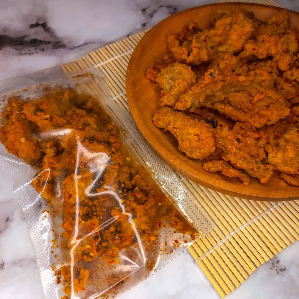 

100GRAM | KULIT AYAM CRISPY CIKRUH PEDAS EXTRA DAUN JERUK
