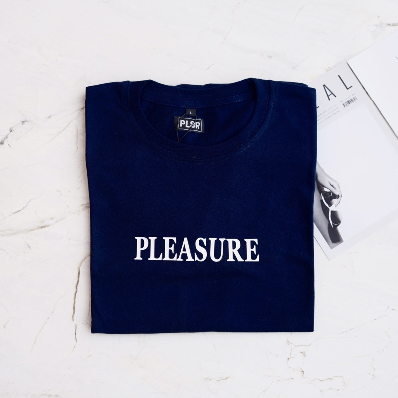 PLEASURE | TSHIRT NAVY MEDIUM LOGO