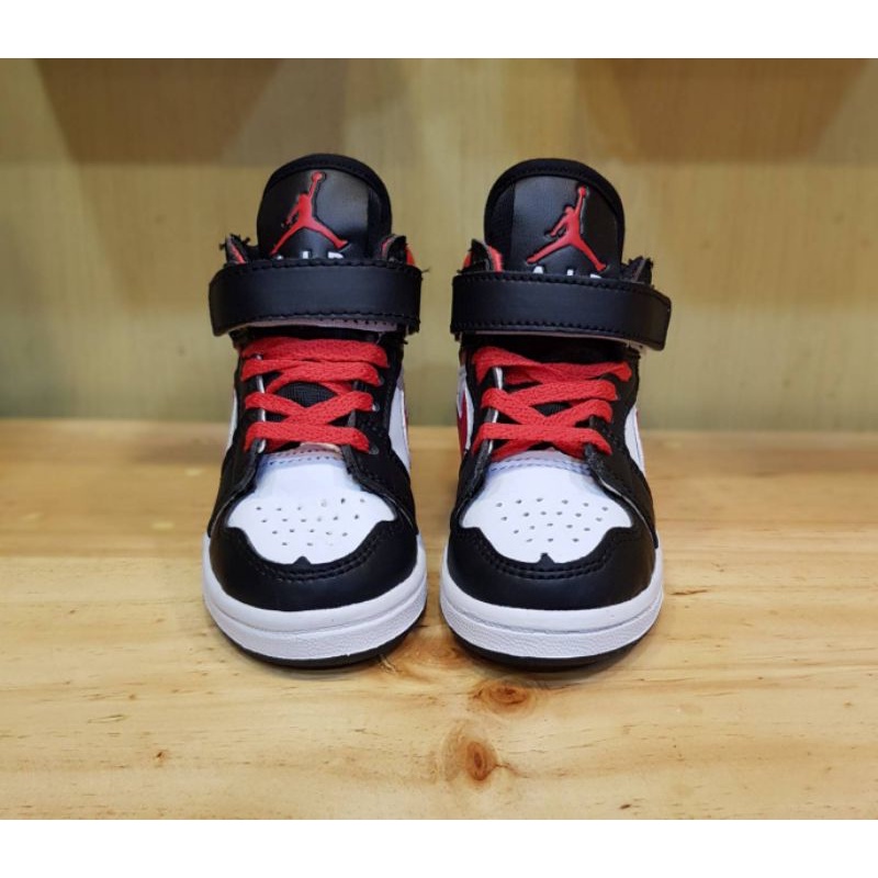 Sepatu Anak Laki dan Sepatu Sneakers Anak Perempuan Jordan Kids Sepatu Anak Laki Laki 10 Tahun Sepatu Anak Sneakers Laki Laki Perempuan Nike Jordan High Grade Original Sepatu Jordan Anak Laki Laki Sepatu Jordan Original Sepatu Anak Laki 1 Tahun