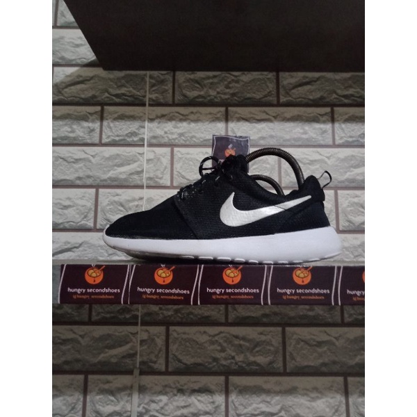 adidas roshe one