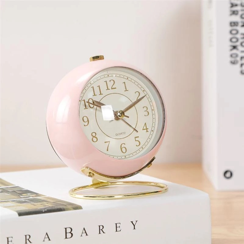 Jam Alarm Bahan Logam Gaya Retro Minimalis Warna Permen Untuk Dekorasi Meja