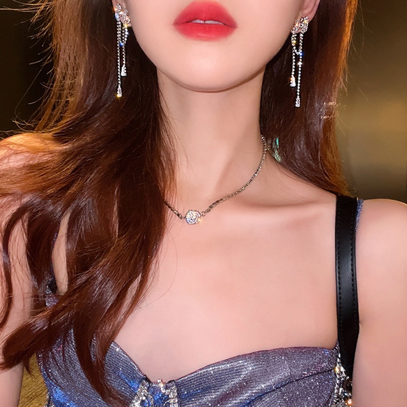 Anting Tusuk Gantung Temperament Desain Pita Hias Kristalzircon Gaya Retro Untuk Wanita
