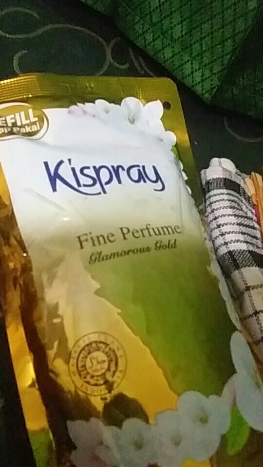 Kispray Pengharum Pakaian Reffill 300ml