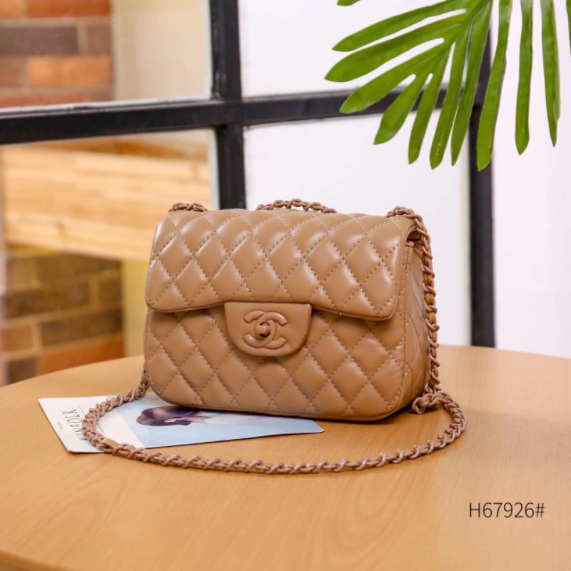 TAS WANITA Chanel Matte Hard Ware Lambs Leather Classic Small Flap Bag H67926Material Faux Lambs Lea