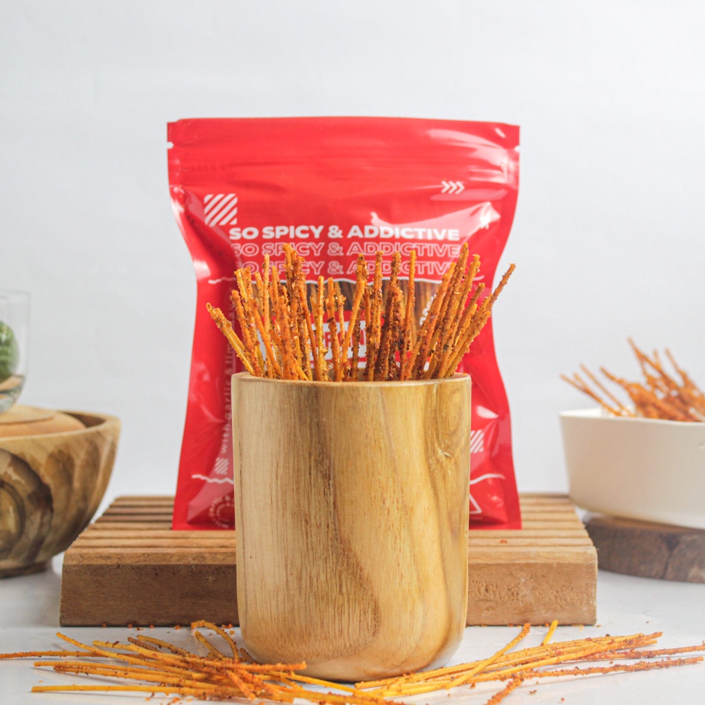 Langit_Rembulan Macaroni Cuck Mie Lidi Pedas Daun Jeruk Kemasan 90 Gram
