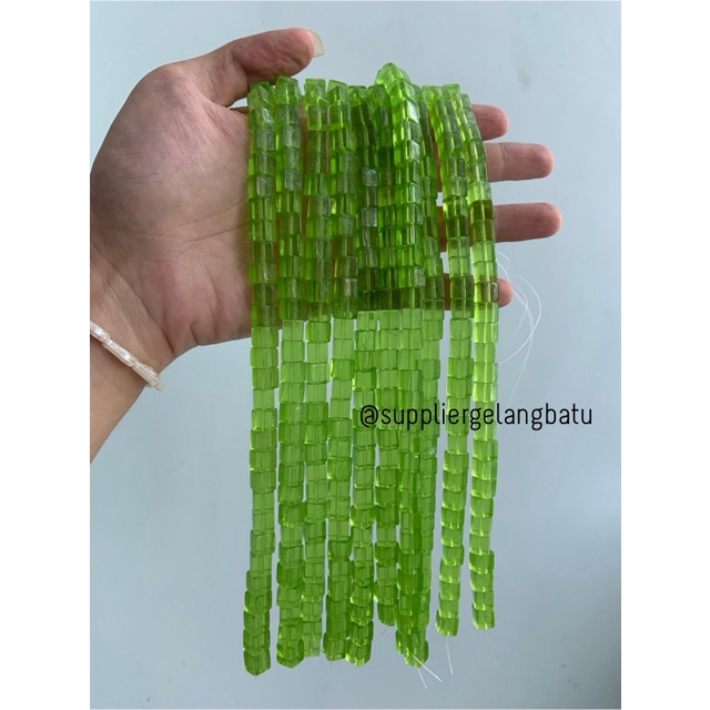 kristal Ceko kotak 8 x 8mm SOFT GREEN QUARTZ crystal manik manik HIJAU