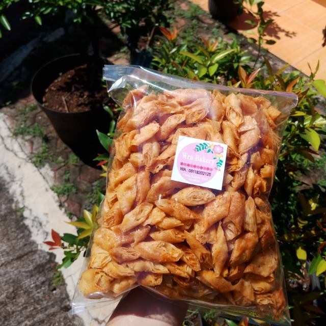

Snack LumPir Khas Budhe Auryn
