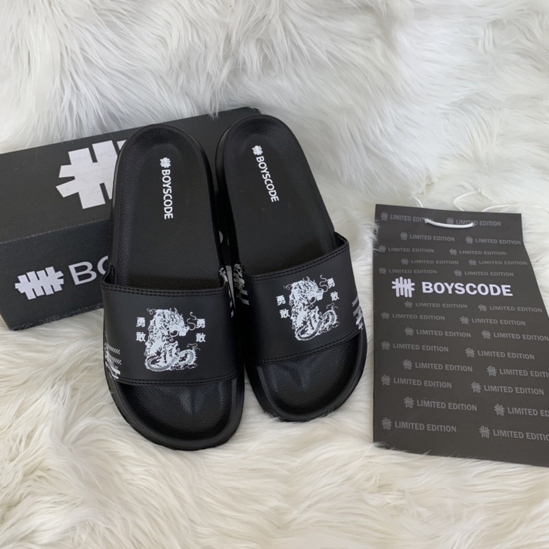 Sandal Slop/ Boyscode TYPE 17 PUTIH Dragon Sea Black White/ Sendal Slop Pria/ Sendal Slop/ Sendal Slop Wanita