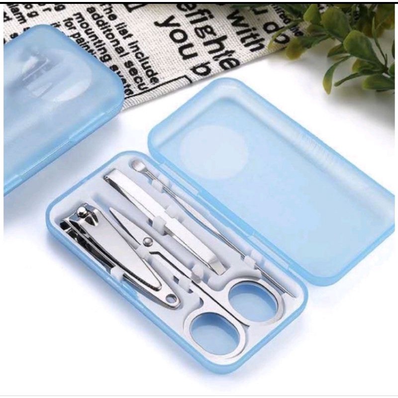 Stainless Manicure Set 4in1 Gunting Kuku Set Korek Kuping Jepitan Bulu Import Best Seller