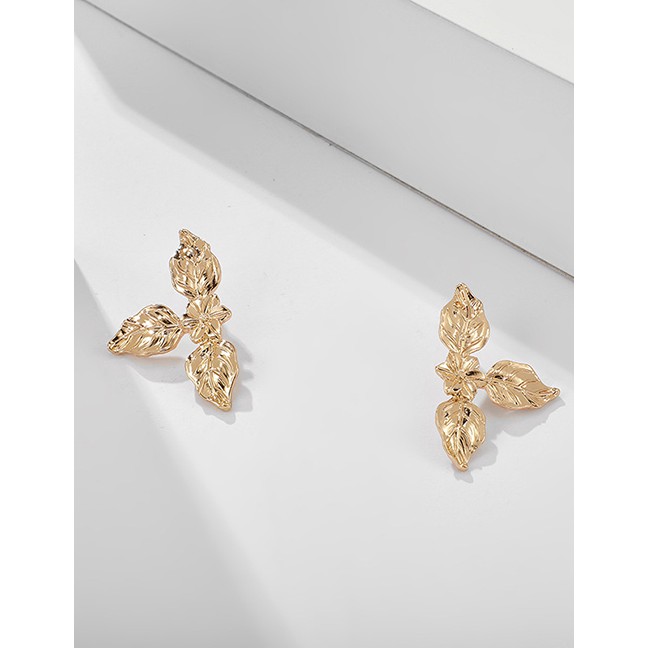 LRC Anting Tusuk Fashion Golden Asymmetric Leaf Flower Earrings D61345