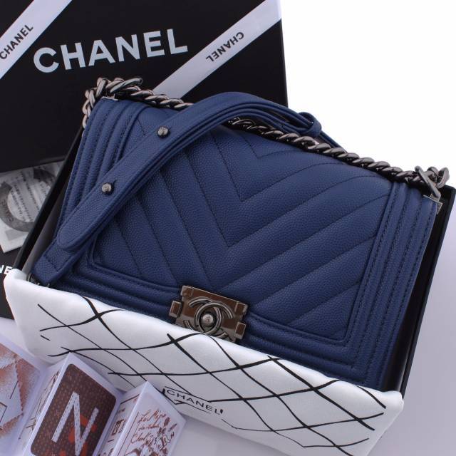 Chanel Boy chevron caviar