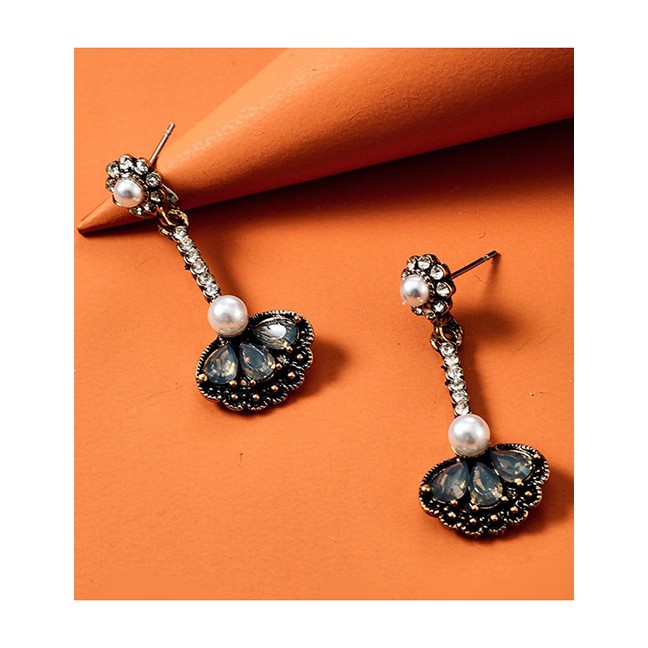 LRC Anting Tusuk Fashion Black Alloy Acrylic Diamond Pearl K51456