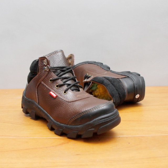 Sepatu safety boot hiking touring bahan kulit sapi asli