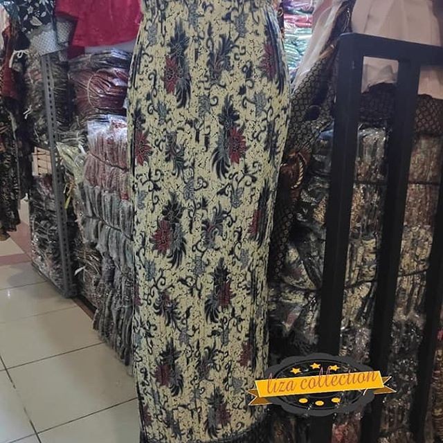 Rok Plisket Motif Daun Lebar Putih / Rok Batik
