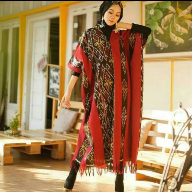 Kaftan tenun motif kalimantan gorge red