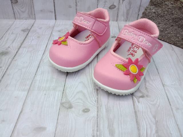 C10 Sepatu Sendal Anak Perempuan Ringanl Usiia 1 2  Tahun Motif Bunga Slip On Bunyi Decit Murah