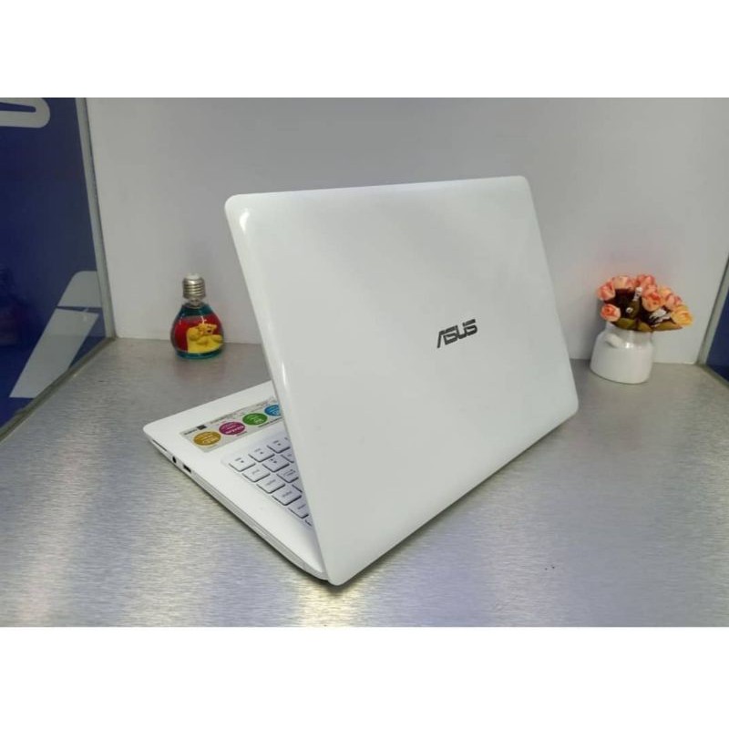 Laptop Asus HARD GAMING Core i5-7200U RAM 4 GB HDD 1 TB DUAL VGA A456URK