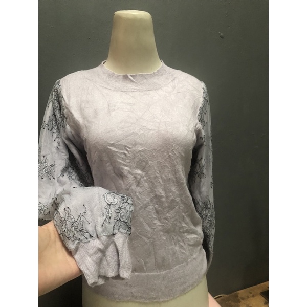 Preloved Sweater Rajut Wanita