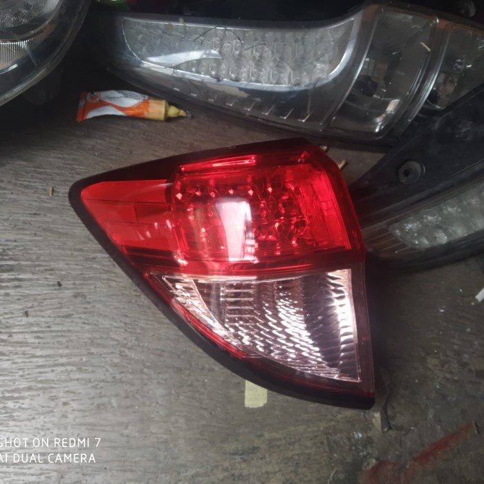 {BEKAS} Lampu Belakang Mobil Honda HRV original Diskon