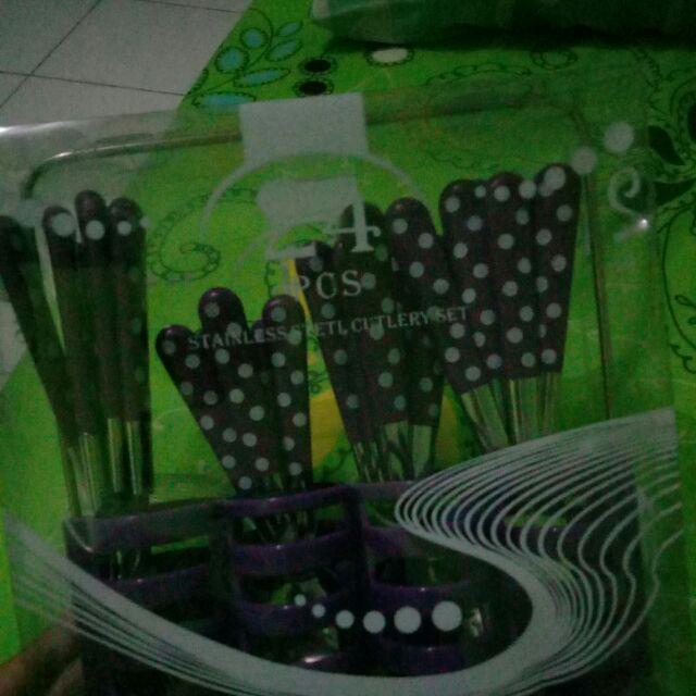 Adelaides Sendok Set 25 Pcs Dengan Wadah