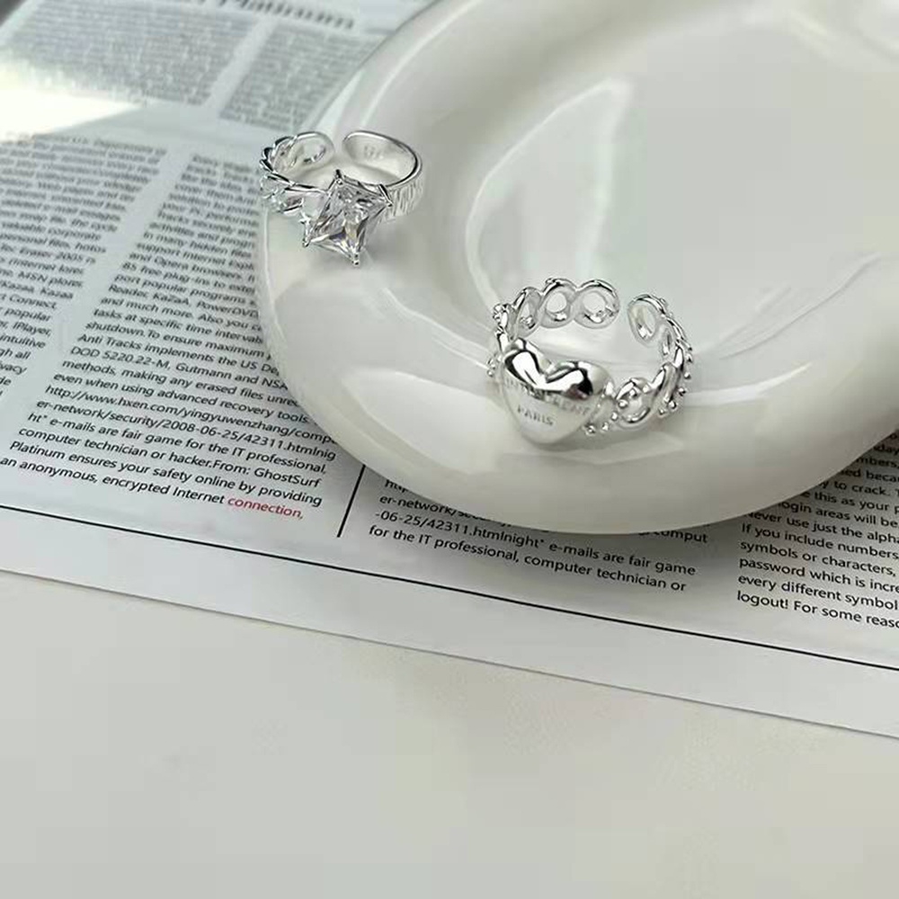 1pc Cincin Berlian Bentuk Hati Persegi Model Terbuka Warna Silver Gaya Korea Untuk Wanita