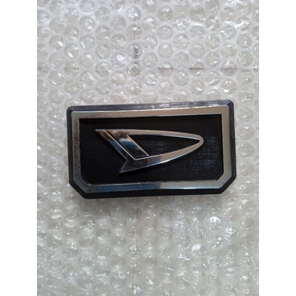 Emblem logo daihatsu taft original