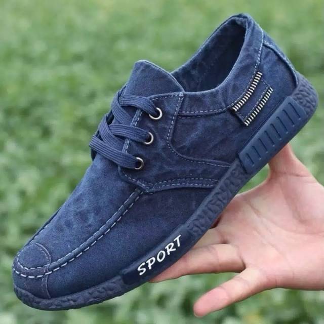 Sepatu pria kanvas denim casual