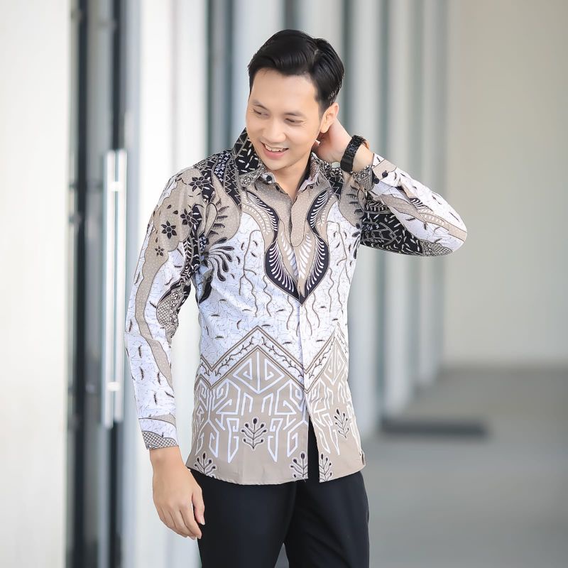 BATIK BOLO DEWO Motif Arya Kamandanu Hem Atasan Kemeja Baju Batik Pria Lengan Panjang