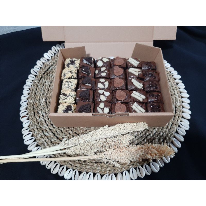 

Fudgy Brownies (WAJIB TAMBAH BUBLE WRAP)