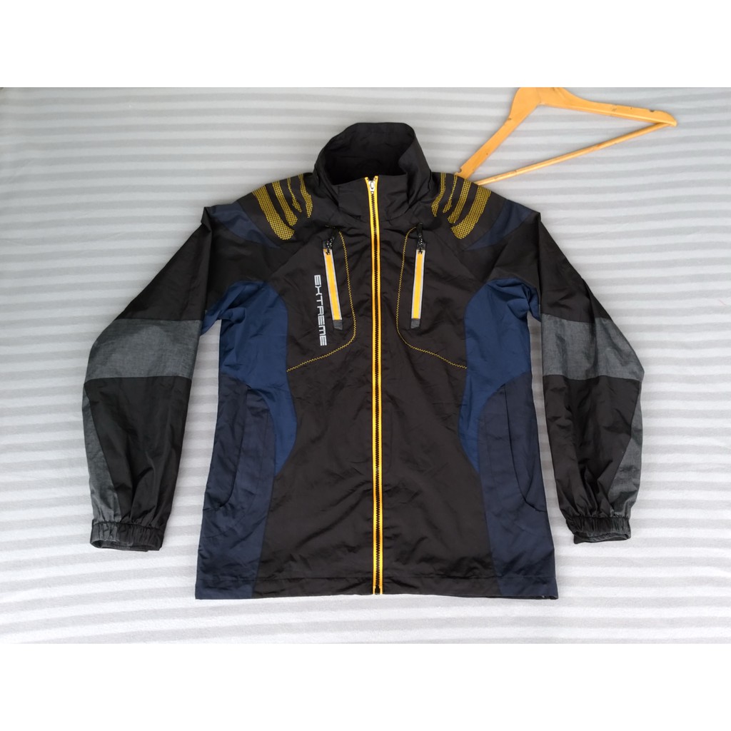 JAKET GUNUNG NASSAU - JACKET MOTOR OUTDOOR WATERPROOF RUNNING BEKAS