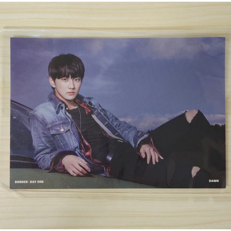 Jungwon Enhypen Official Postcard BORDER : DAY ONE, Dawn ver