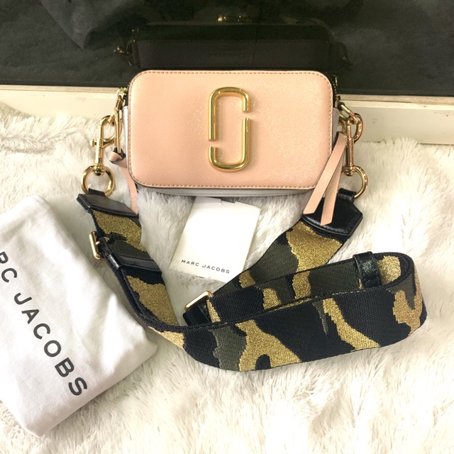 MARC JACOBS SNAPSHOT PALE PINK