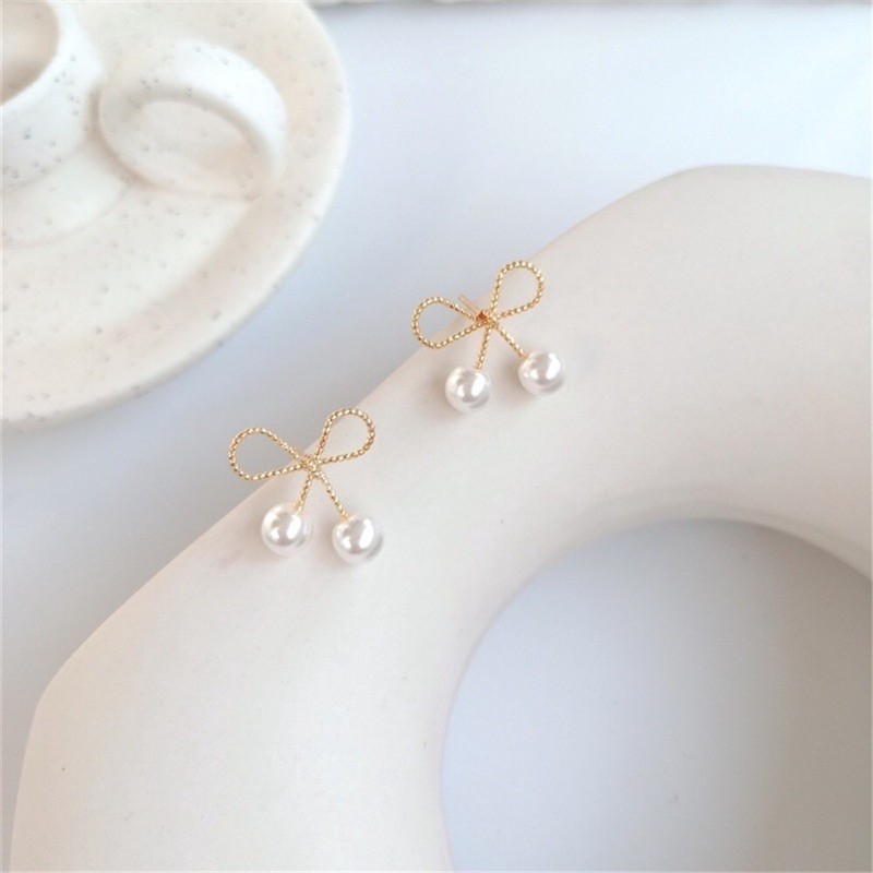 Anting Wanita Bentuk Ribbon Mutiara