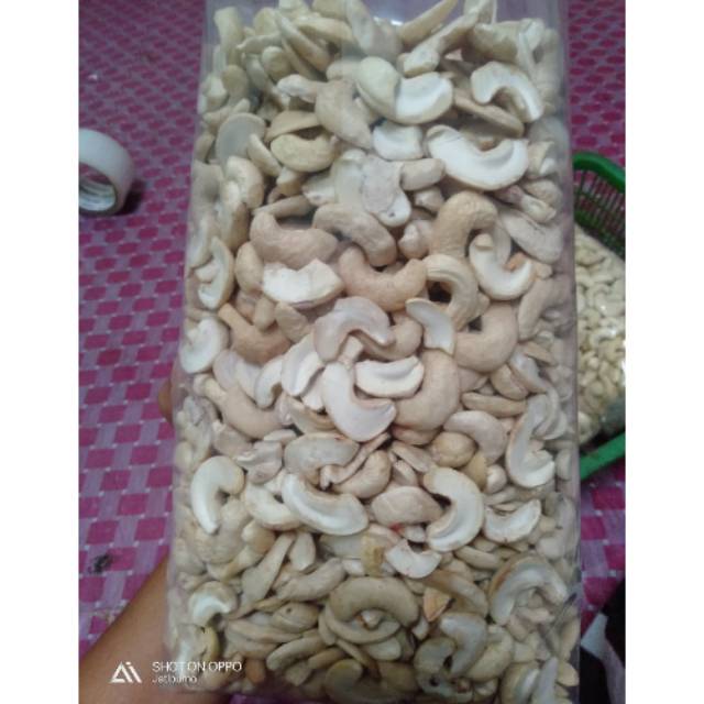 

Kacang mete belah dua
