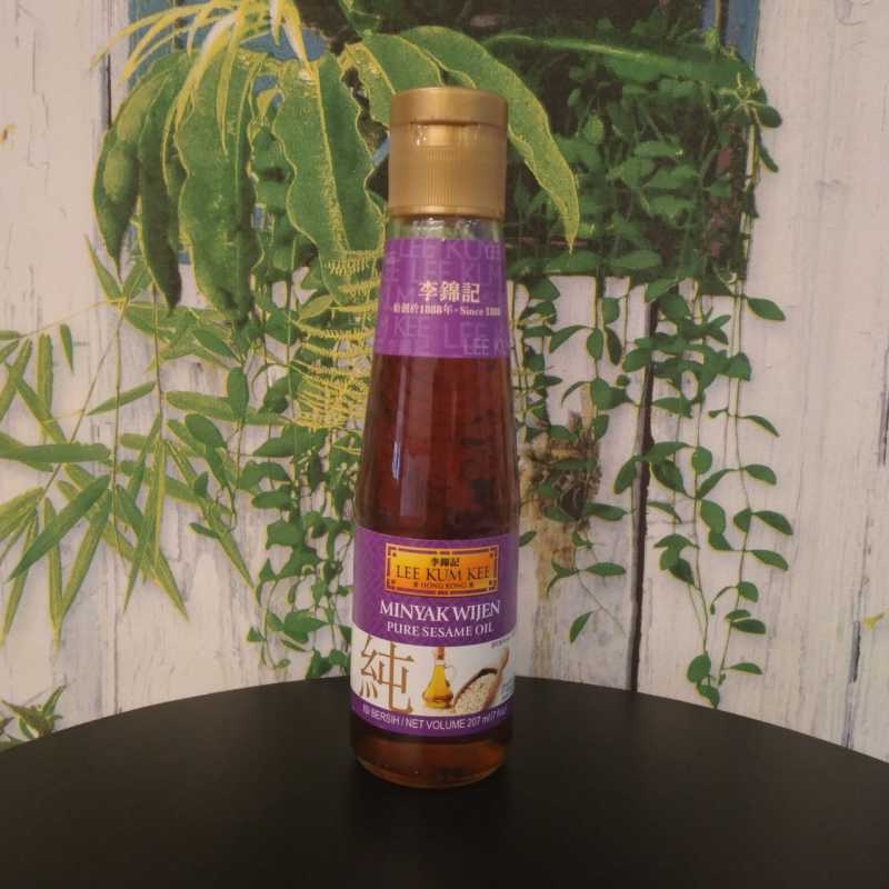 

Lee Kum Kee Pure Sesame Oil / Minyak Wijen 207ml | Lee Kum Kee Pure Sesame Oil / Minyak Wijen 115ml