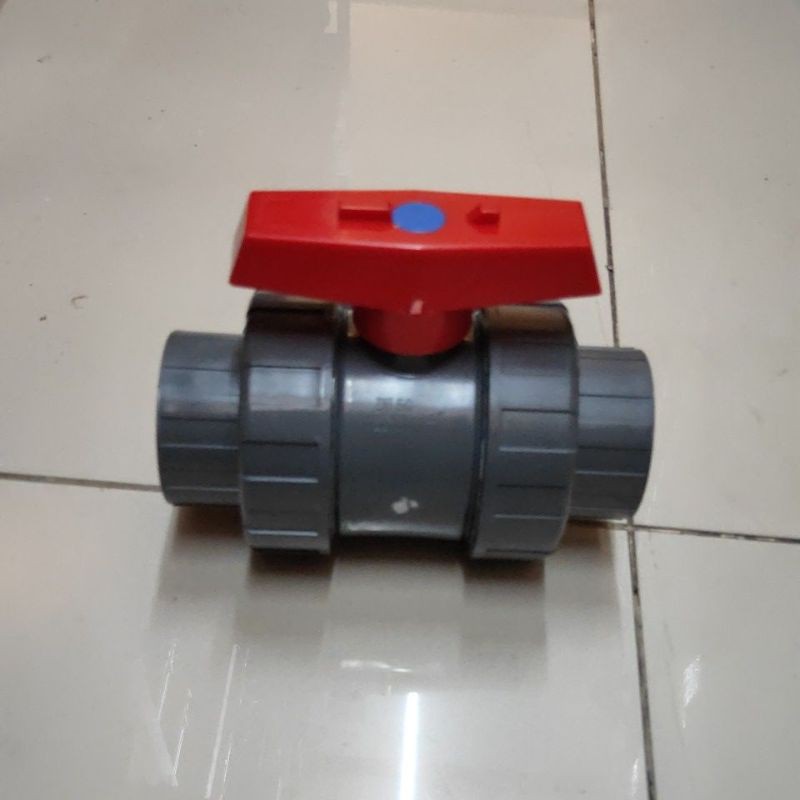 BALL VALVE WATER MUR PVC ZUKI 2 1/2 INCH