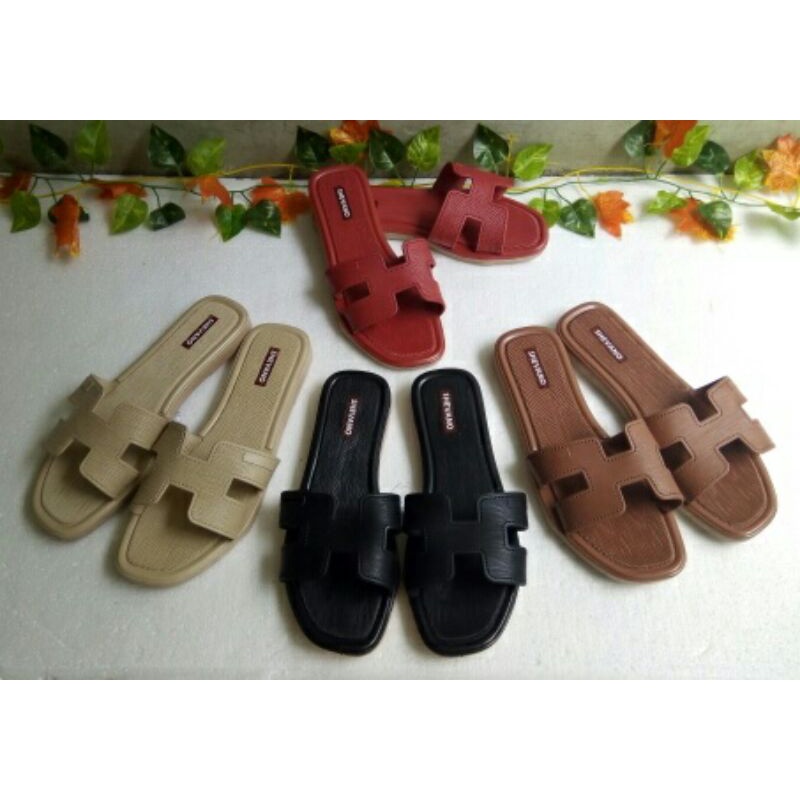 Sandal Flat Wanita Sandal Slip Jelly Sandal Slop Wanita Motif Huruf H Shevano SN 070