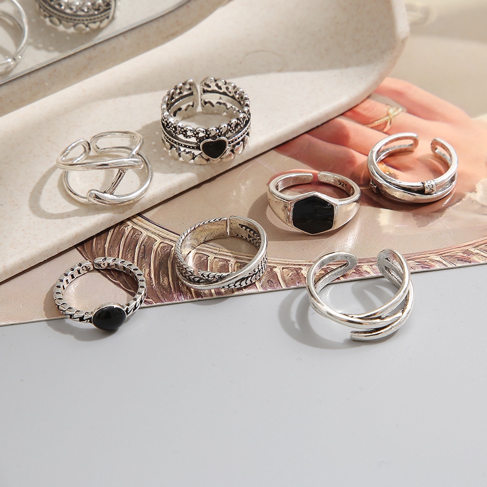7pcs / Set Cincin Silver Bentuk Hati Warna Hitam Untuk Wanita