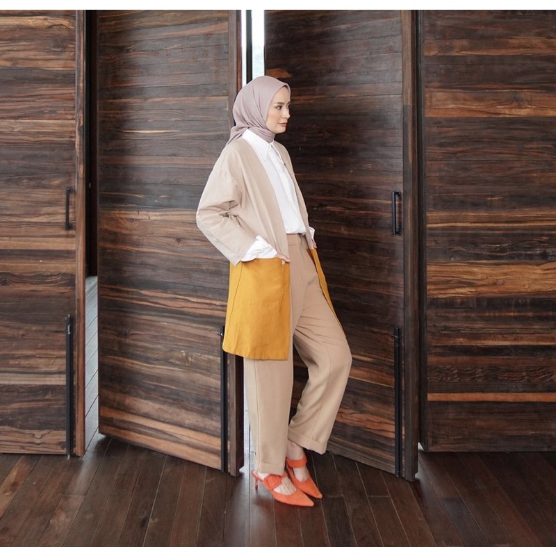 Jenna & Kaia - Riu Outer Mocca