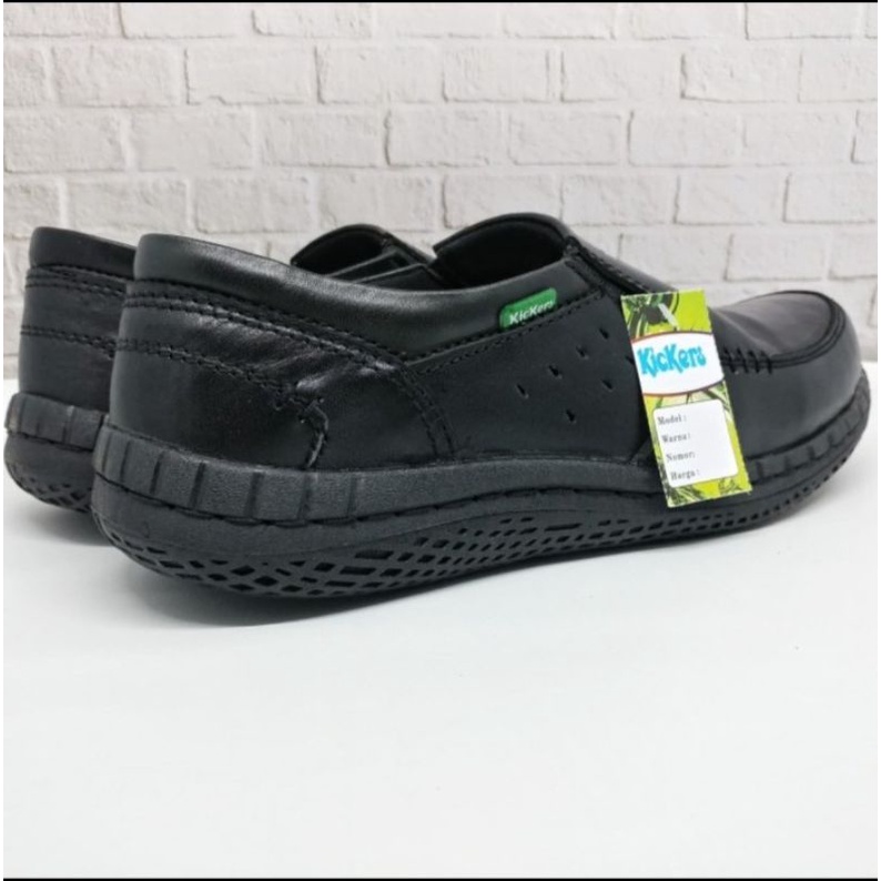 Kickers Sepatu Casual Kasual Pria Bahan Kulit Asli Hitam Polos Elegan Murah Kode