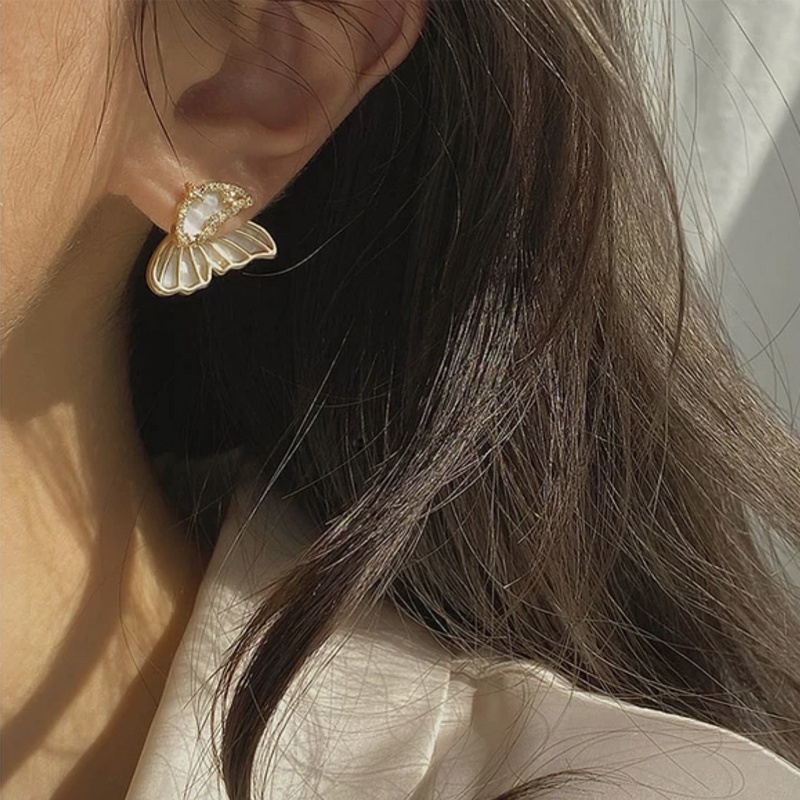 Anting-anting Sayap Kupu-Kupu Berlian Berkilau Aksesoris Telinga Wanita Korea vintage