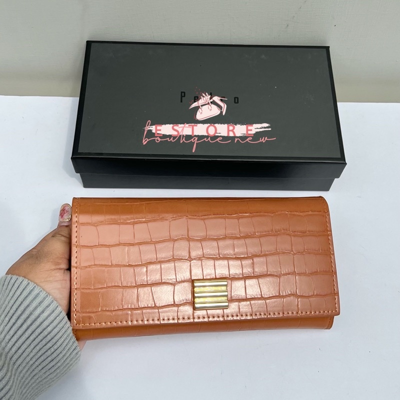 PDR Embossed Leather Wallet On Chain