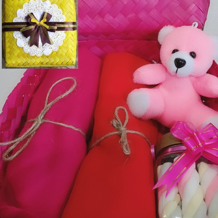 

HANTARAN-LEBARAN paket parcel hadiah lebaran / ulang tahun / kado wisuda hijab boneka .