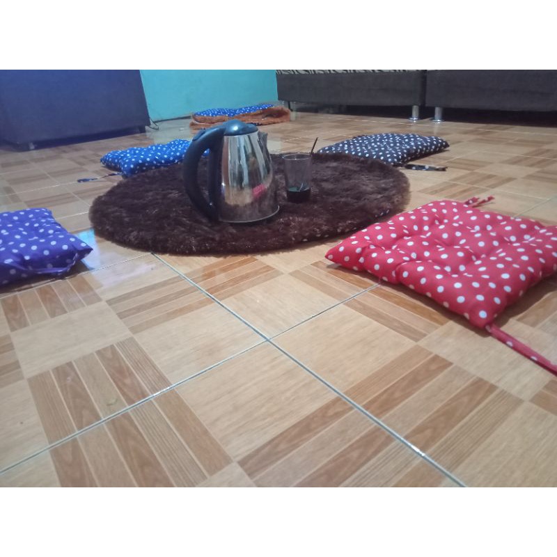 Karpet lesehan/Taplak lesehan Bulu raspur Satu set dengan 5Bantal Lesehan/Bantal duduk/Bantal serbag