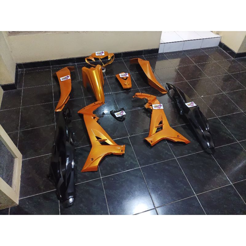 Cover body full set halus vega r new warna hitam kuning emas model tailhand