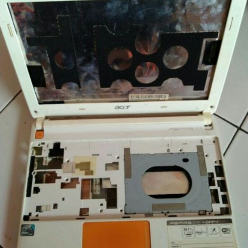 Casing Acer D270