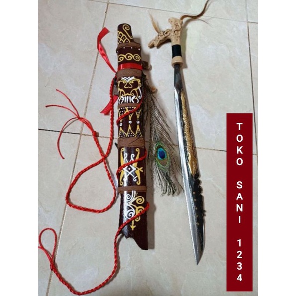 Mandau ukuran 65 cm, Etnik khas Dayak Kalimantan