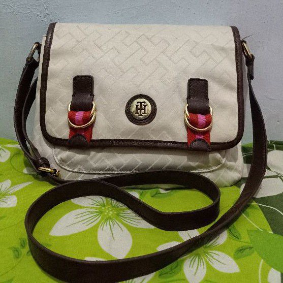 Tas slempang Tommy Hilfiger Preloved SOLD