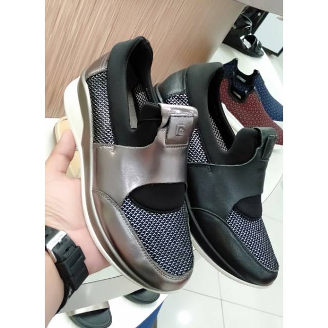 Sepatu pierre cardin